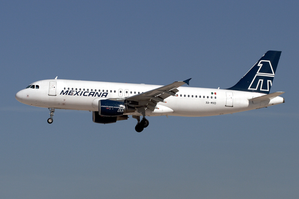 MEXICANA AIRBUS A320 LAS RF IMG_8904.jpg