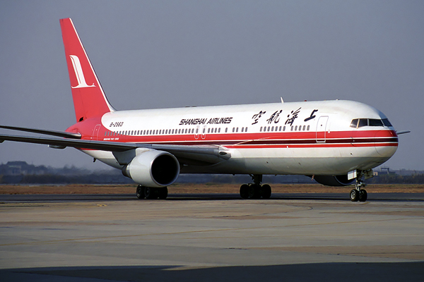SHANGHAI AIRLINES BOEING 767 300 SHA RF 988 31.jpg