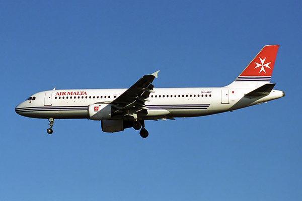 AIR MALTA AIRBUS A320 LHR RF 1076 9.jpg