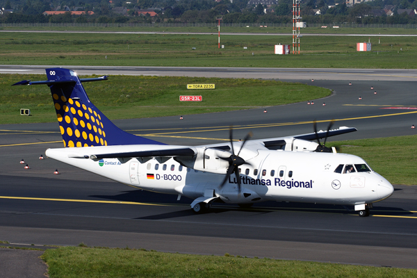 LUFTHANSA REGIONAL ATR42 DUS RF IMG_2204.jpg