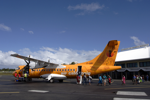 AIR CALEDONIE ATR42 GEA RF IMG_0023.jpg