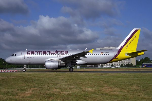 GERMANWINGS AIRBUS A320 CDG RF 1863 6.jpg