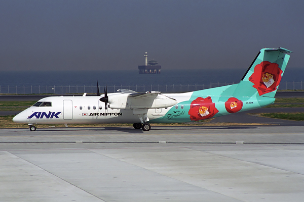 AIR NIPPON DASH 8 HND RF 1607 28.jpg