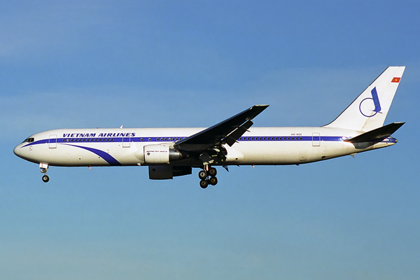 VIETNAM AIRLINES BOEING 767 300 SYD RF 1036 10.jpg