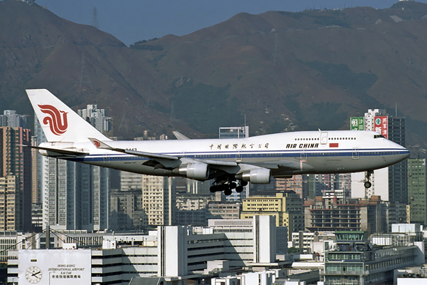 AIR CHINA BOEING 747 400 HKG RF 1112 5.jpg