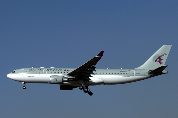 QATAR AIRWAYS AIRBUS A330 200 JNB RF IMG_1487.jpg