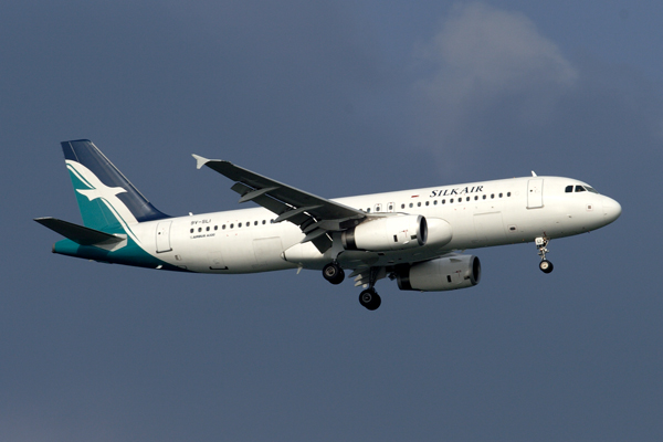 SILK AIR AIRBUS A320 SIN RF IMG_2302.jpg