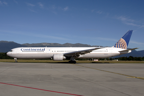 CONTINENTAL BOEING 767 400 GVA RF IMG_2723.jpg