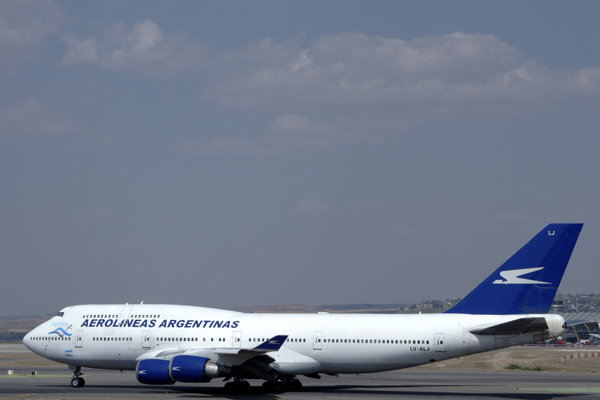 AEROLINEAS ARGENTINAS BOEING 747 400 MAD RF IMG_2410.jpg