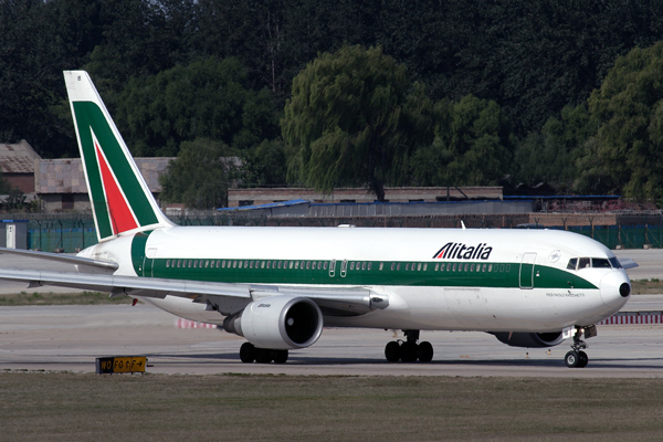 ALITALIA BOEING 767 300 BJS RF IMG_4183.jpg