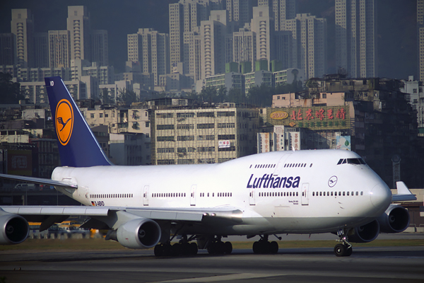 LUFTHANSA BOEING 747 400 HKG RF 1094 26.jpg