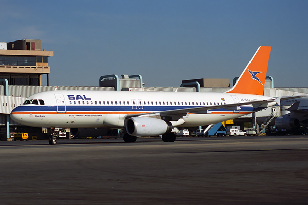 SAL AIRBUS A320 JNB RF 1059 6.jpg