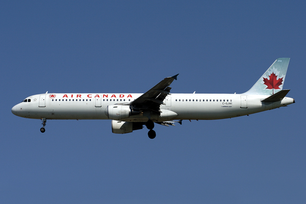 AIR CANADA AIRBUS A321 YVR RF IMG_5865.jpg