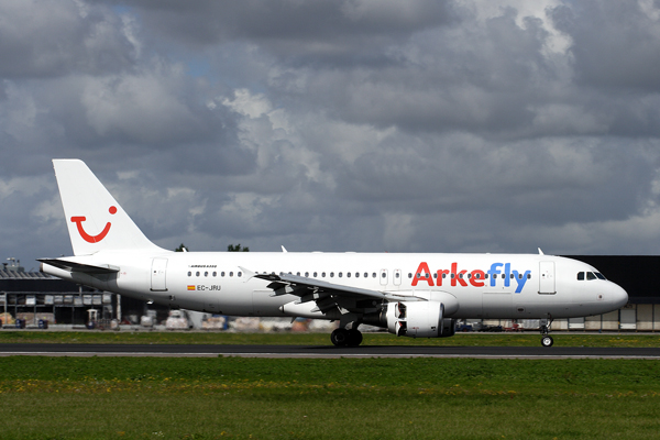 ARKE FLY AIRBUS A320  AMS RF IMG_6585.jpg