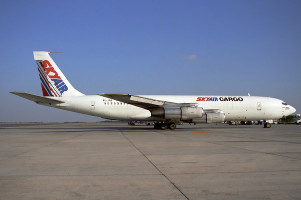 SKY AIR CARGO BOEING 707F SHJ RF 1223 30.jpg