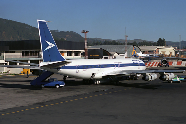 SAETA BOEING 707 UIO RF 343 14.jpg