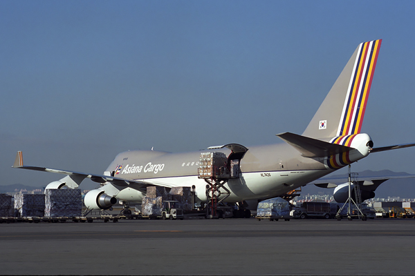 ASIANA CARGO BOEING 747 400F GMP RF 1437 24.jpg