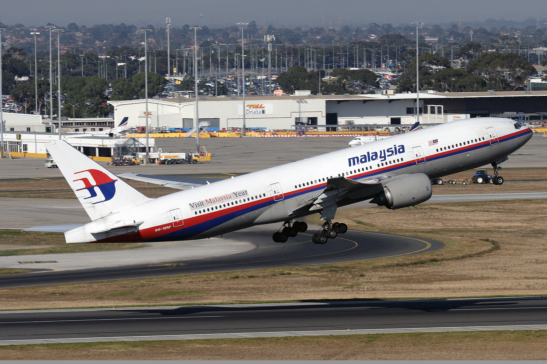 MALAYSIA BOEING 777 200 MEL RF IMG_6256.jpg