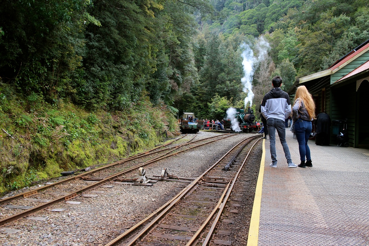 Turning the  Train Dubbil Barril.