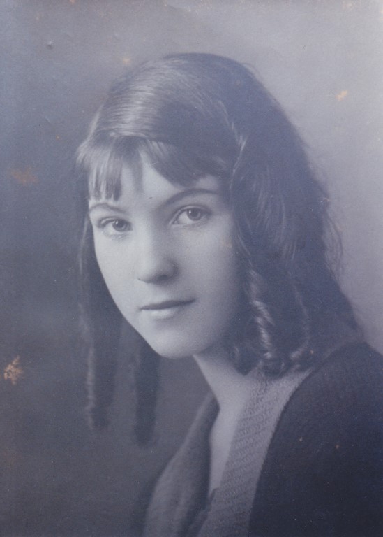 Jewel16yobeforecutcurls.jpg