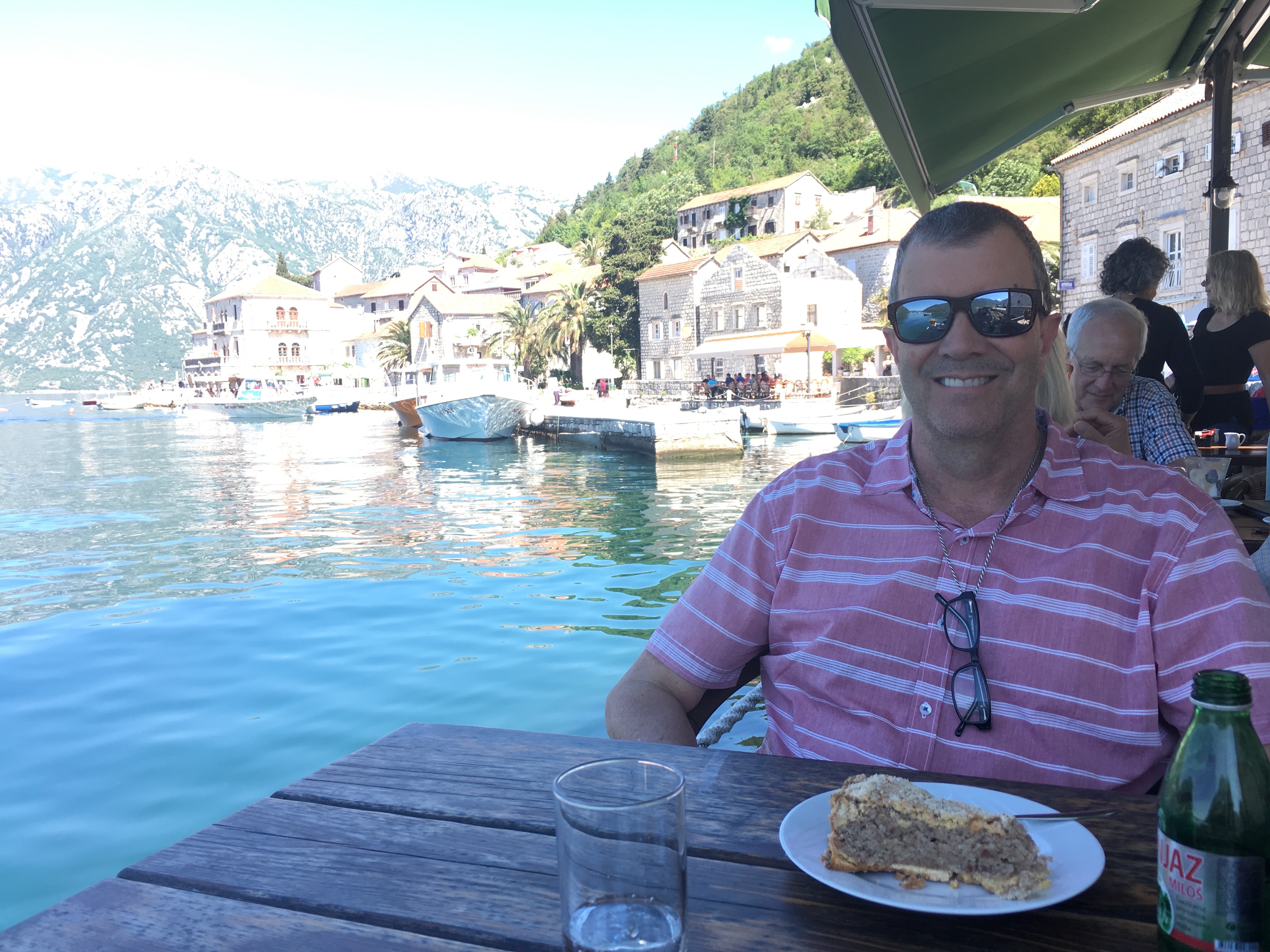 Pierce Brosnan once sat here! (but hes not quite as handsome as Jim ...)