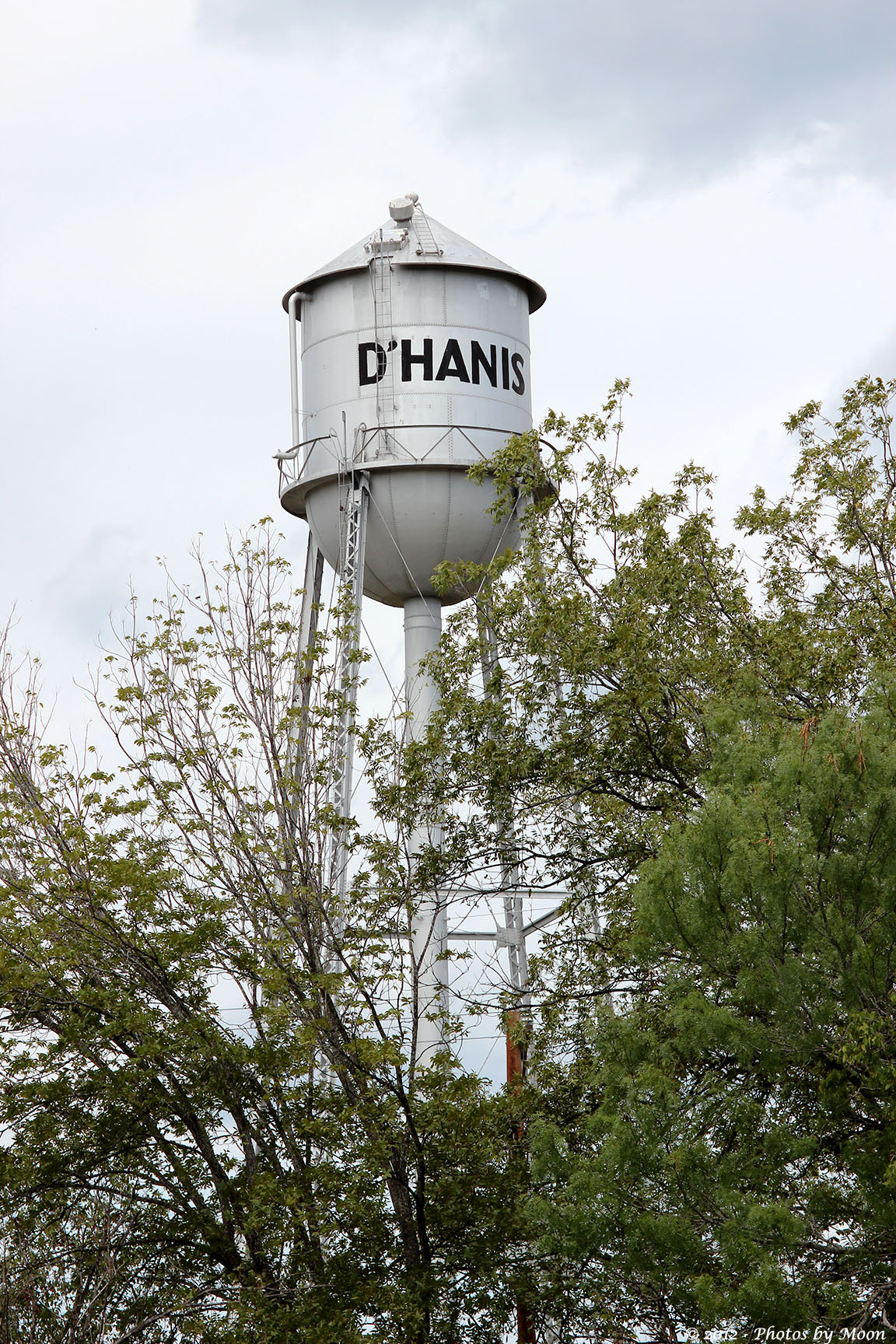 DHanis Watertower