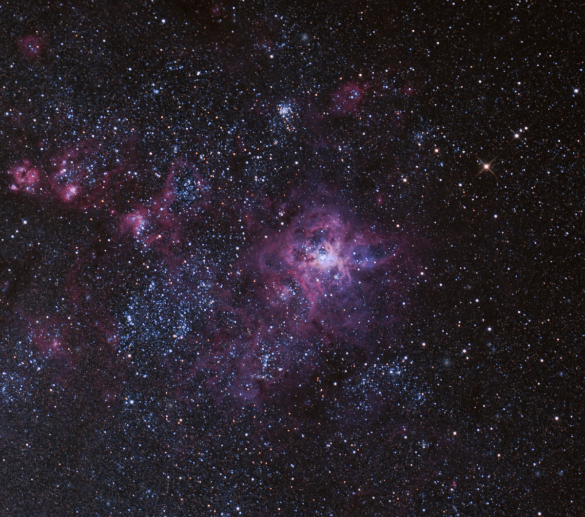 NGC - 2070 Tarantel Nebel - Gr. Mag. Wolke