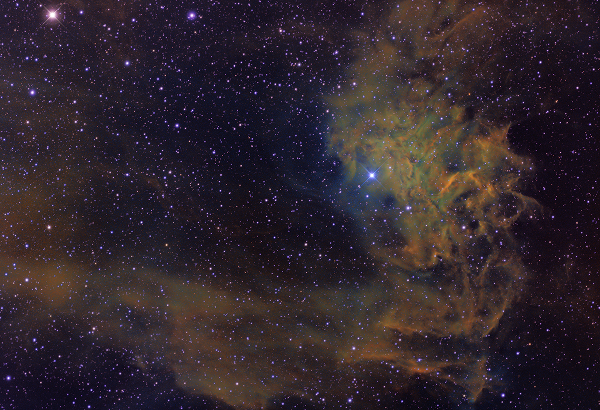 IC 405 Flamming Star Nebula