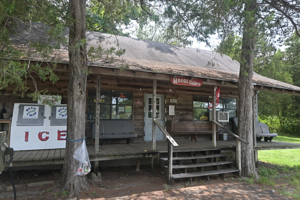 Moores Outdoors Store