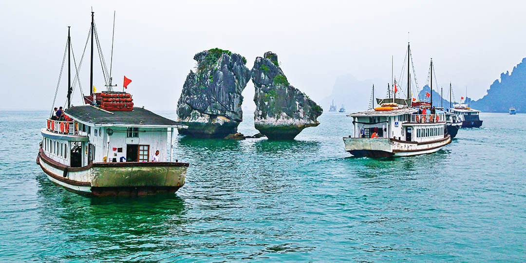 Trong Mai Islet, Kissing Cock and Hen