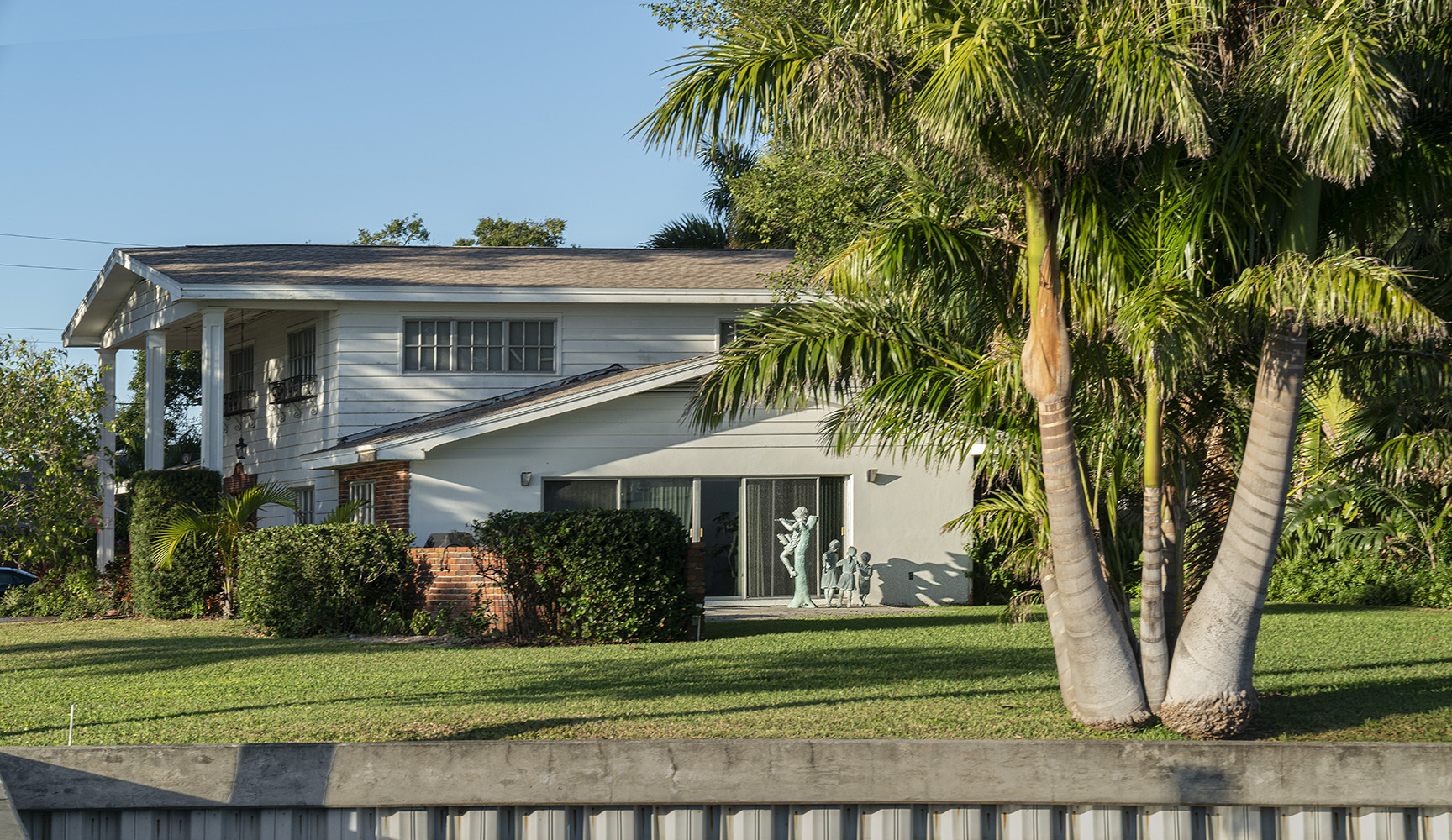 The House On The  Property Of The Previous  Image