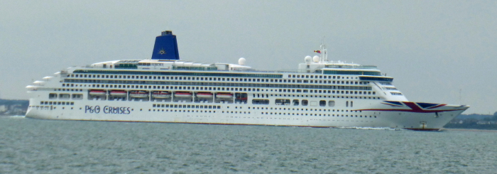 ORIANA (1995) Southampton leaving from Ryde