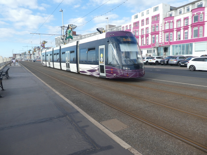 Bombardier Flexity2 017 @ North Shore Heading to Star Gate