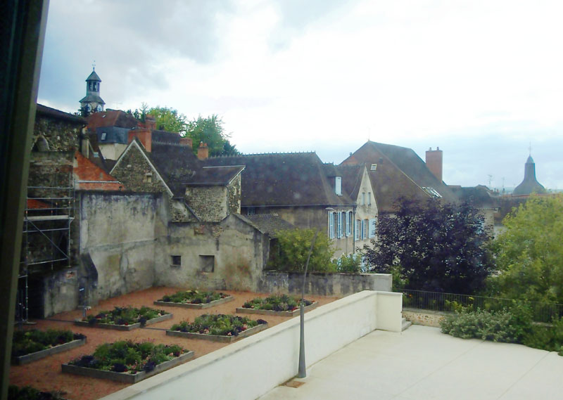 2919 View of the old town from the window