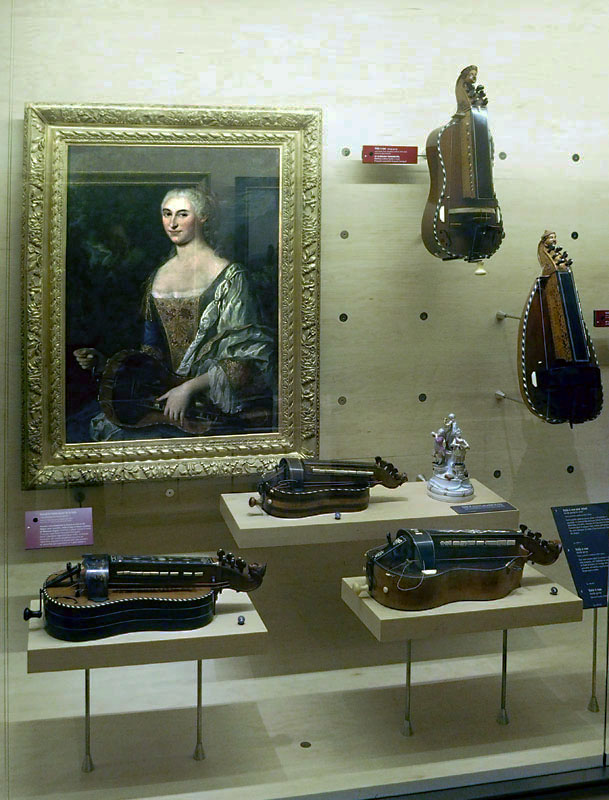 2921 Hurdy-gurdies
