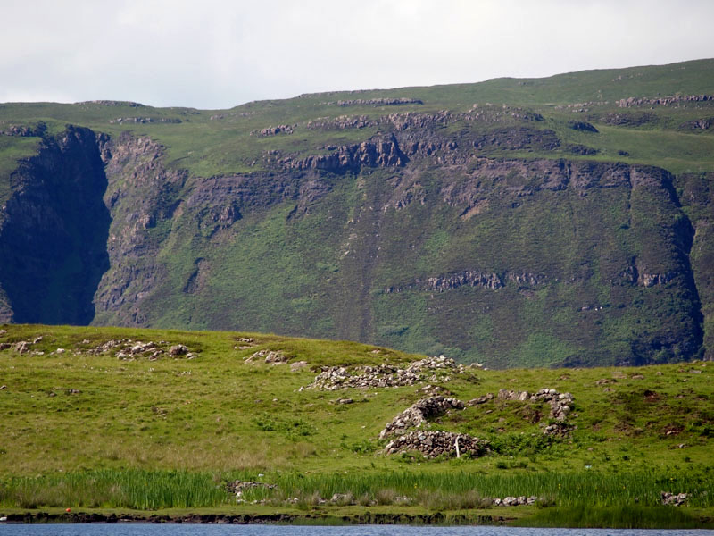 1527: Remains of stone enclosures