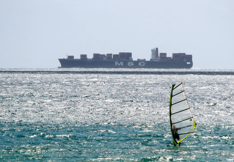 Comparatively small watercraft 