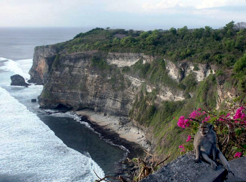 Cliff west of Ulawatu temple