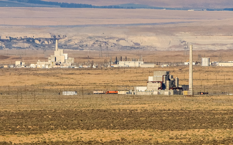 The K-West Reactor (left) and the B Reactor (right) in the Hanford Reach Unit MPNHP