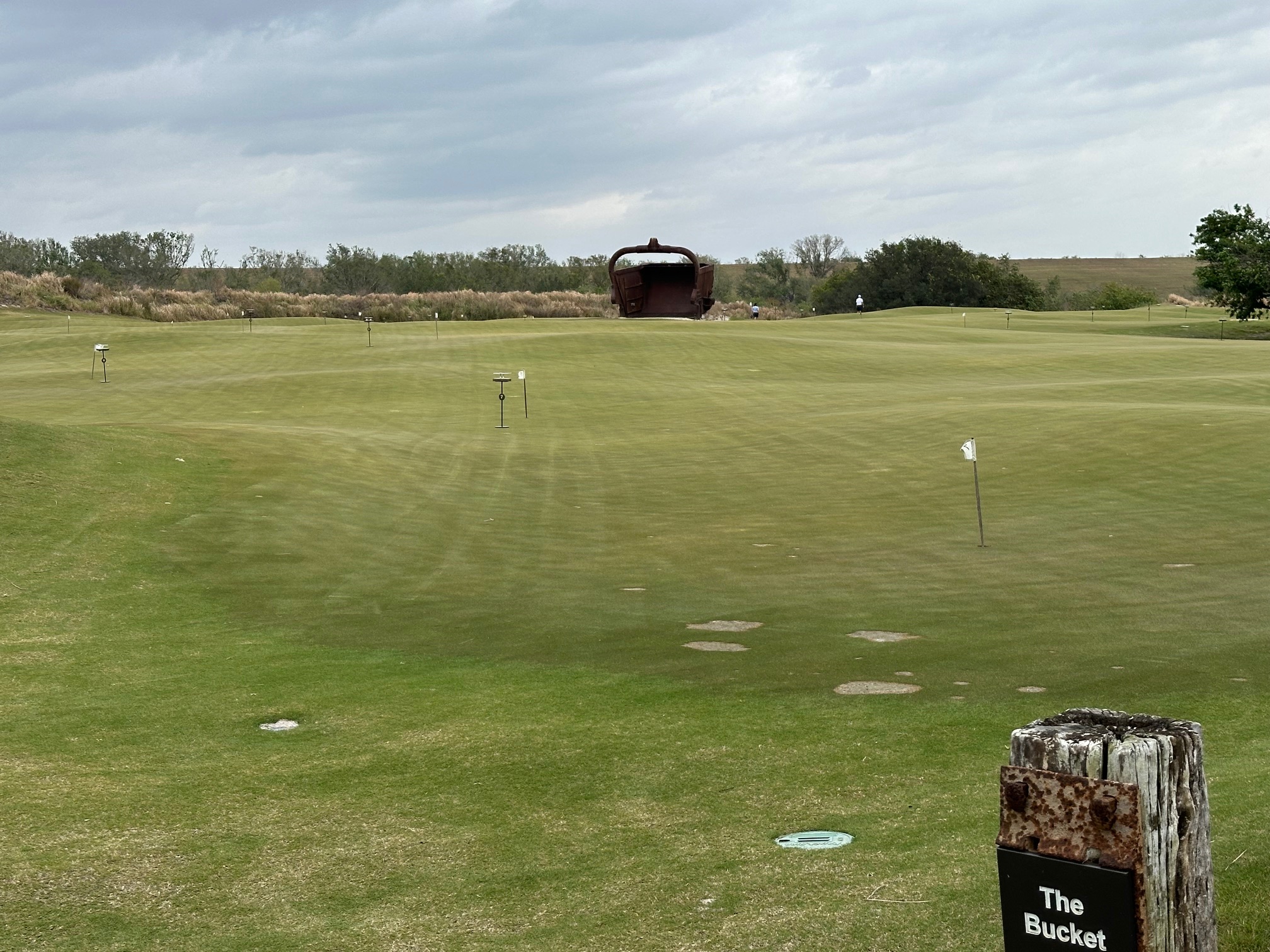 StreamSong - dq - The Chains - The Bucket huge putting green 2.jpg