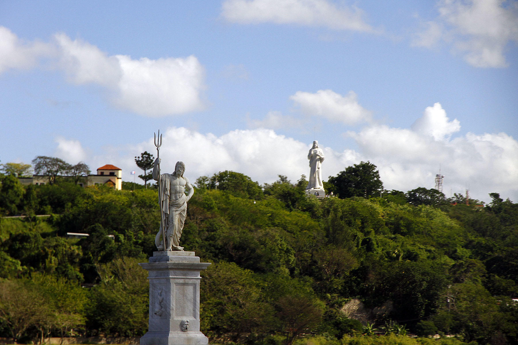 From Av de Puerto later in Havana, I photographed the Cristo statue