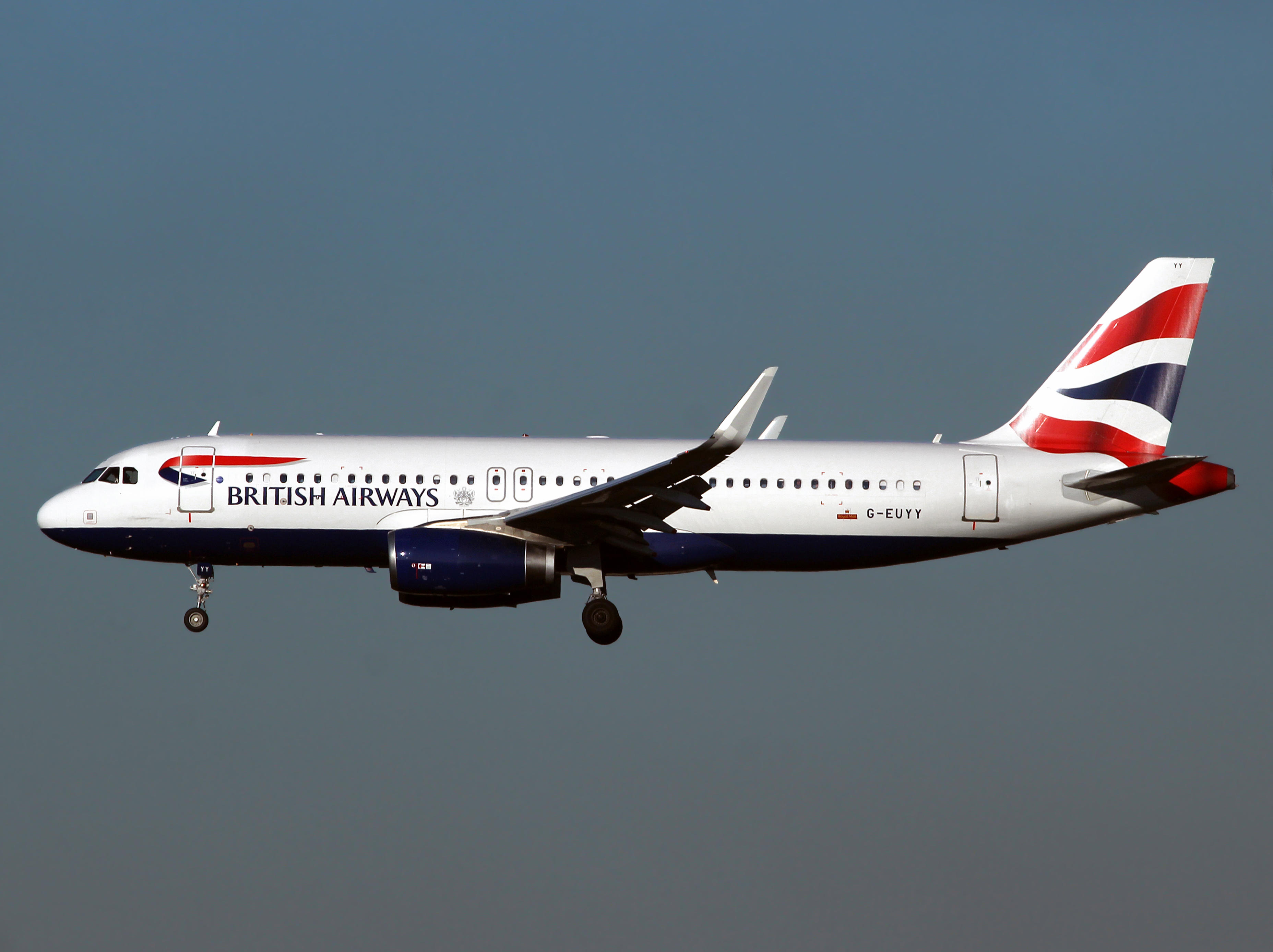 A320 G-EUYY 