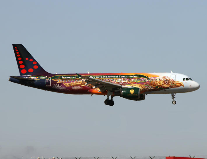At LIS in Tomorrowland livery