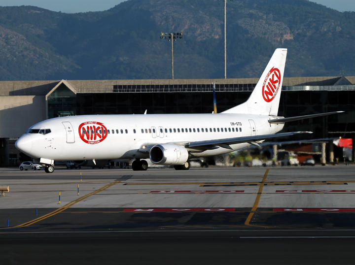 B737-400 OM-GTD 