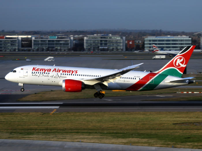 B787-8 5Y-KZC 