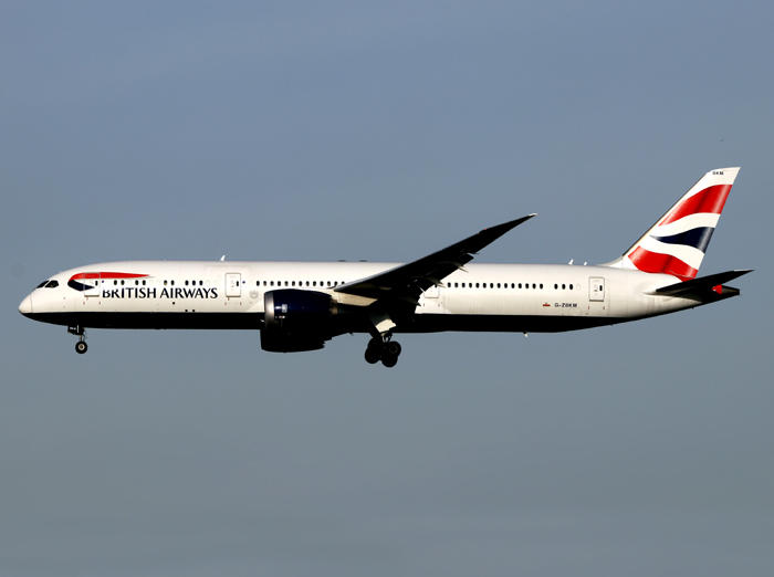 B787-900 Dreamliner G-ZBKM 