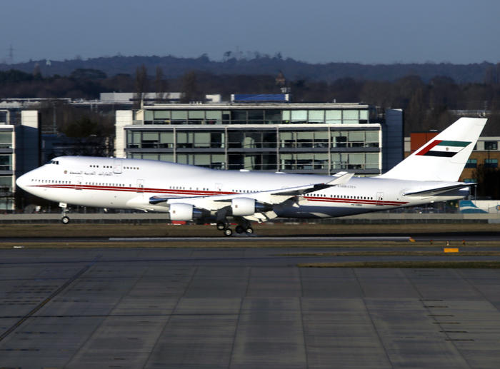 B747-400 A6-MMM