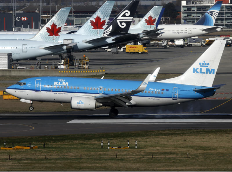 B737-700 PH-BGL