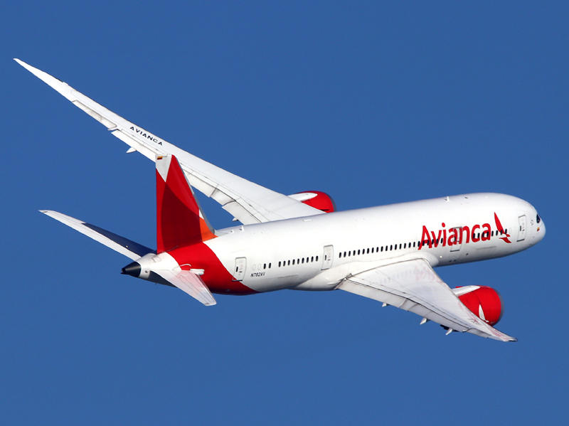 B787-8 N782AV