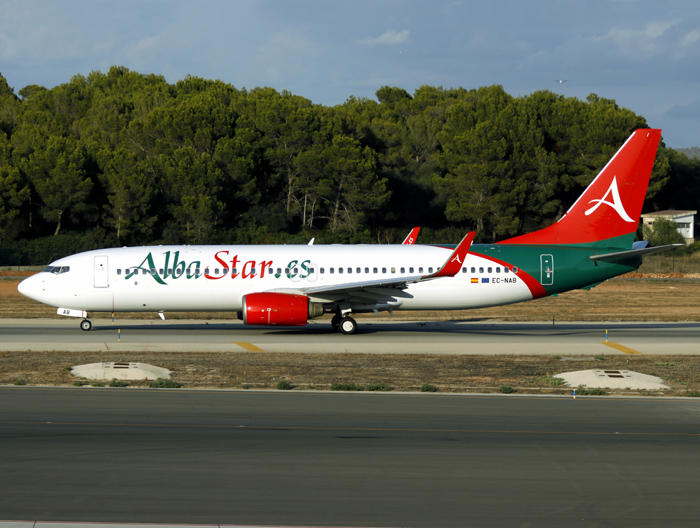 B737-400 EC-NAB